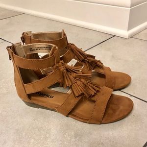 Fringe sandals